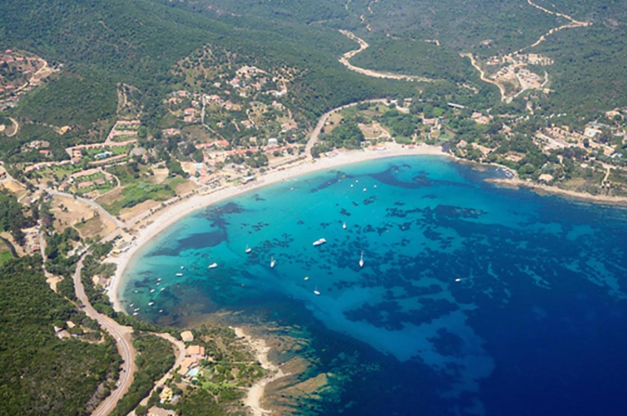Les Lodges De La Plage U Dragulinu Sari-Solenzara Bagian luar foto