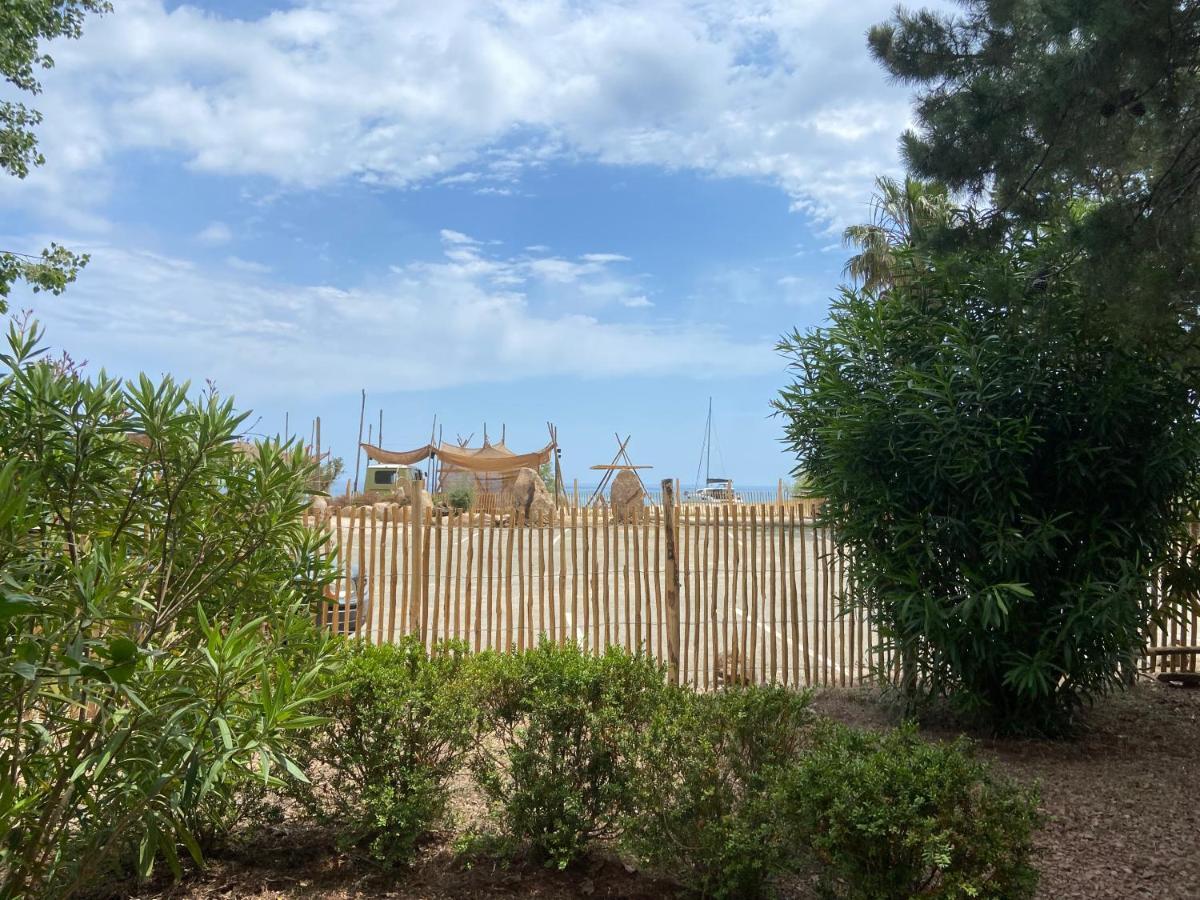 Les Lodges De La Plage U Dragulinu Sari-Solenzara Bagian luar foto