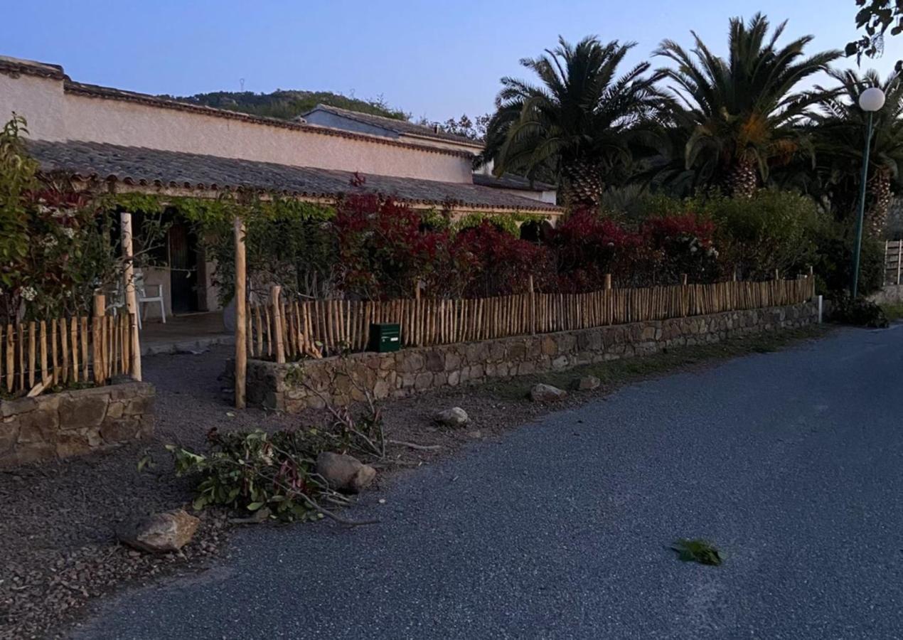 Les Lodges De La Plage U Dragulinu Sari-Solenzara Bagian luar foto
