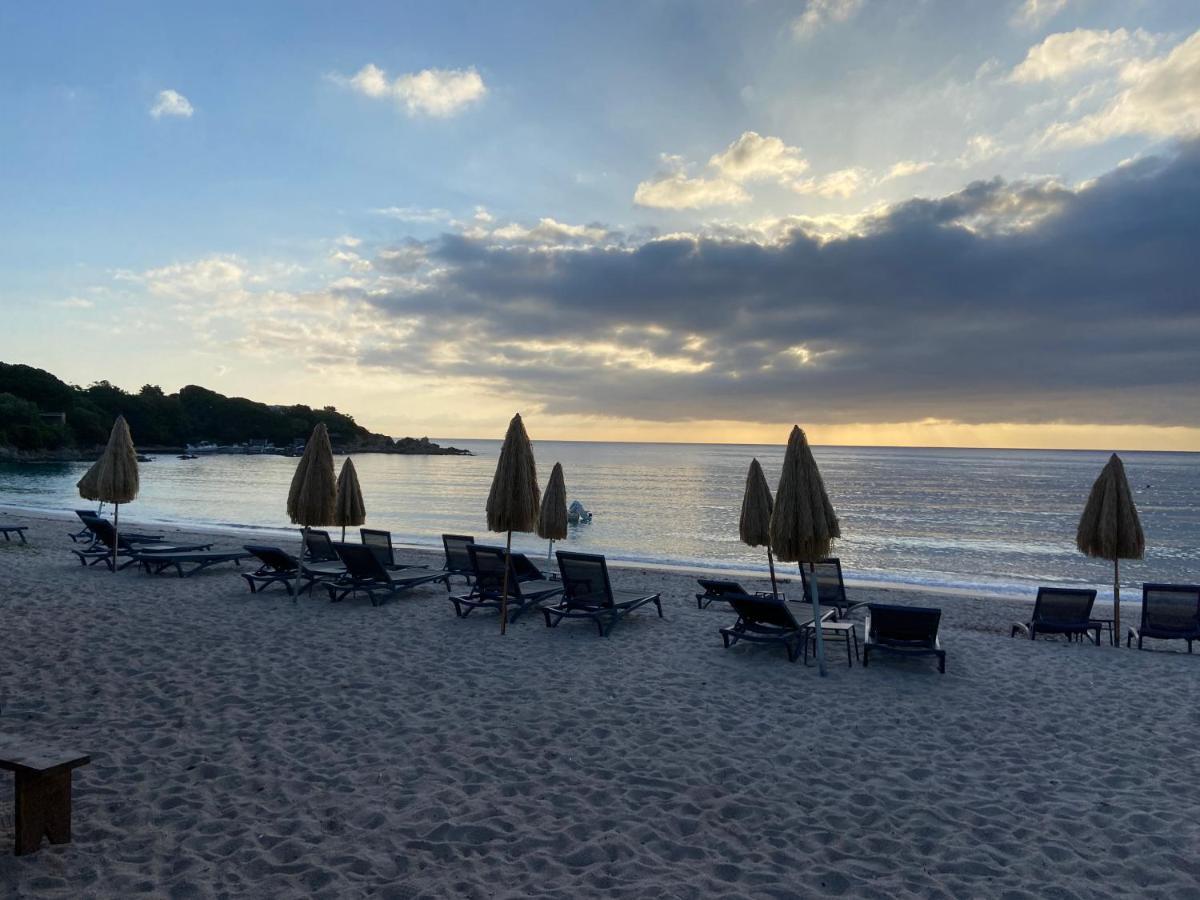 Les Lodges De La Plage U Dragulinu Sari-Solenzara Bagian luar foto