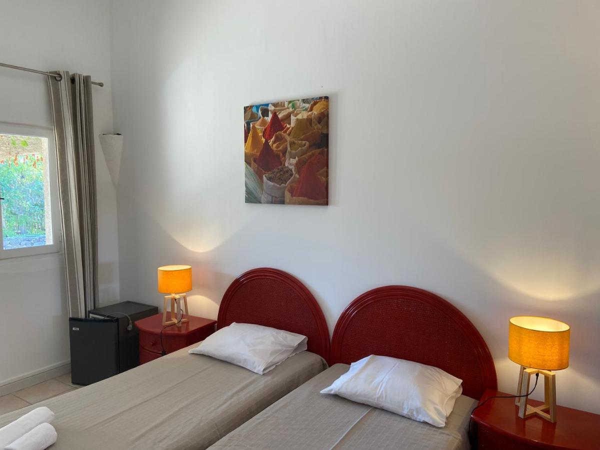 Les Lodges De La Plage U Dragulinu Sari-Solenzara Bagian luar foto