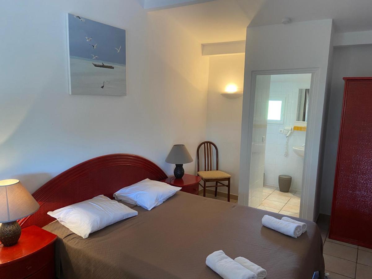 Les Lodges De La Plage U Dragulinu Sari-Solenzara Bagian luar foto