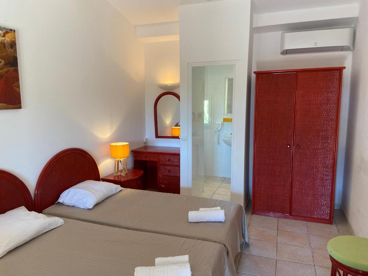 Les Lodges De La Plage U Dragulinu Sari-Solenzara Bagian luar foto