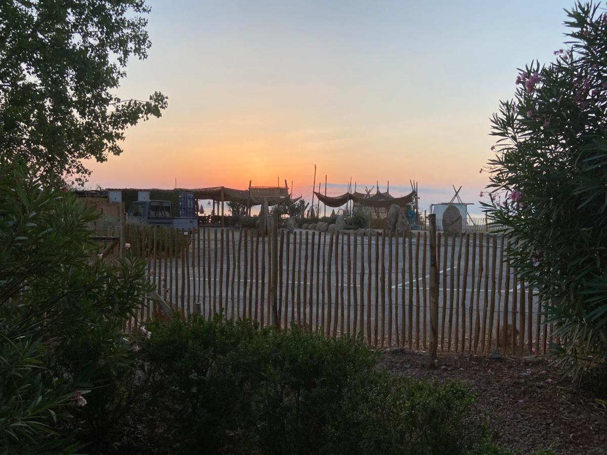 Les Lodges De La Plage U Dragulinu Sari-Solenzara Bagian luar foto