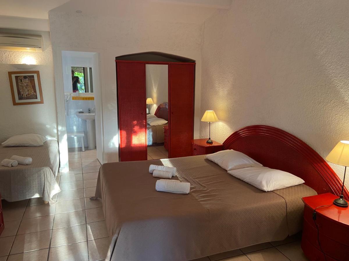 Les Lodges De La Plage U Dragulinu Sari-Solenzara Bagian luar foto